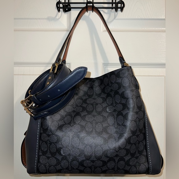 COACH Edie Shoulder Bag 31 In Signature Canvas LARGE - Picture 1 of 7